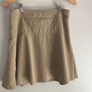 Athleta skort skirt shorts tan side zipper back pocket drip dry S M